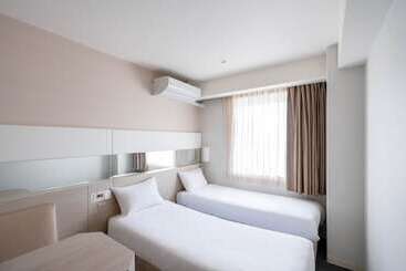 בית מלון כפרי Ibis Styles Osaka Namba