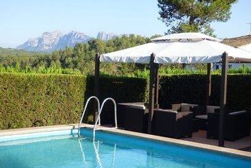 Luxurious Cottage In Sant Salvador De Guardiola With Pool