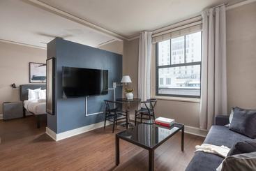 Apart Otel Pickwick  Cozy Dt Apts With Gym & Pool By Zencity