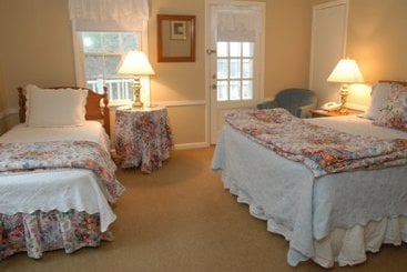 Отель The Sugarbush Inn