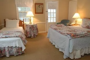 Отель The Sugarbush Inn