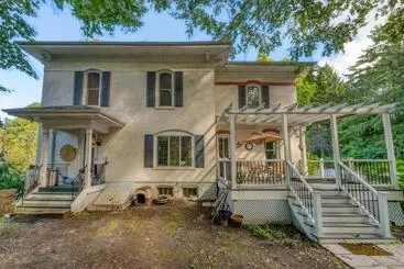 Aamiaismajoitus (B&B) Monroe Manor Inn