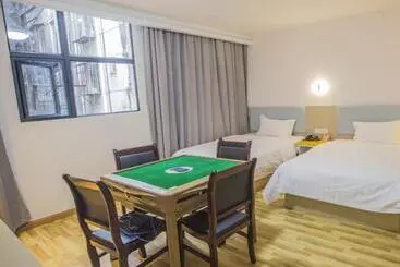 Hotelli 7days Inn Huaihua Zhijiang Pedestrian Street Branch