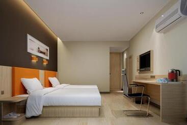 Hotel 7days Premium Yichang Gezhouba Branch