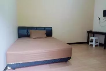 ホテル Oyo 3748 Rn Guest House
