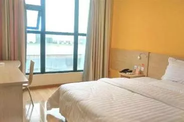 ホテル 7days Inn Langzhong Seven Mile Avenue