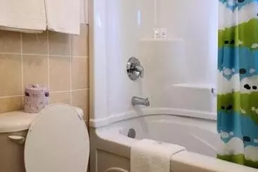 Motelli Choice Inn By The Falls