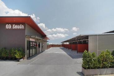 Hotel Oyo 939 69 Resort