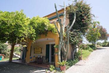B&b La Casa Dei Gelsi
