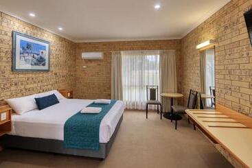 فندق على الطريق Mulga Country Motor Inn