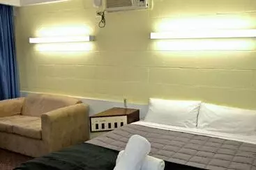 モーテル Charles Sturt Motor Inn