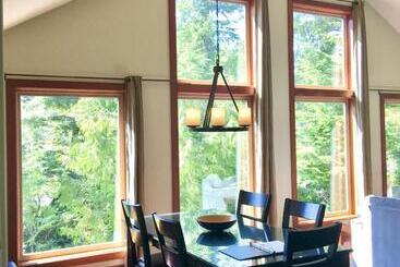 Pension Cobble Wood And Bird Sanctuary Guest Houses