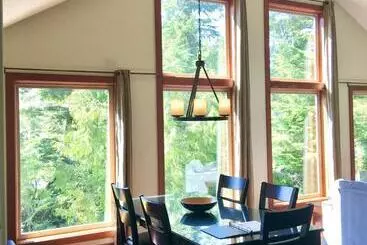 Majatalo Cobble Wood And Bird Sanctuary Guest Houses