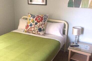 פנסיון Guesthouse 83