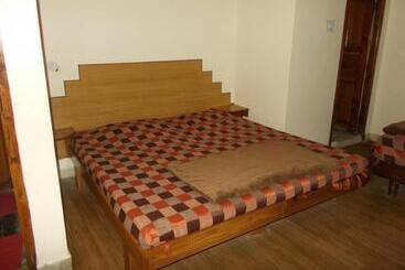 Отель Paramount