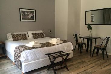 هتل آپارتمان Senderos Aparts & Suites