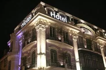 Hotelli Internacional Design