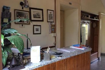 Отель Albergo Villa Azalea