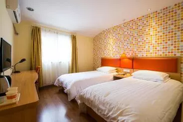 ホテル Home Inn Shenyang Shiyiwei Road Qingnian Street