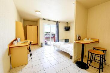 هتل آپارتمان Résidence Columba Apparts Meublés Agen Sud