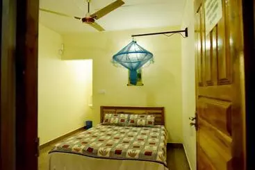 Hotel Naaval Beach Villa & Rooms