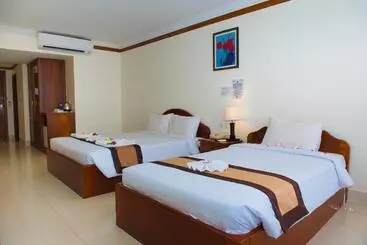 Pursat Riverside Hotel & Spa
