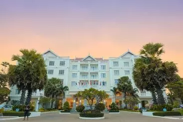 Pursat Riverside Hotel & Spa