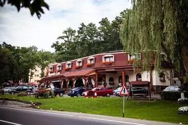 Pensiune Restaurant Lyra
