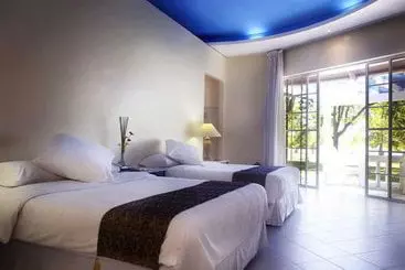 酒店 Cordova Reef Village Resort