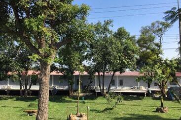 הוסטל Nai Suan Inn