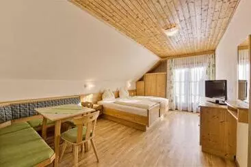 Hotel Allesbauer   Familie Preis