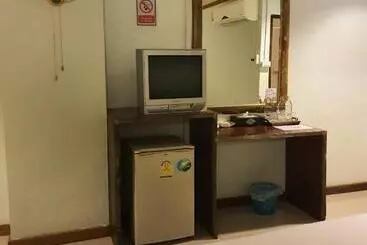 Phornpailin Riverside Resort