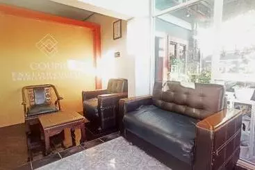 Hotel Oyo 3012 Coupis Residence