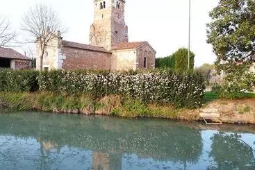 田舎風ホテル Agriturismo Corte Ceson La Casa Sull'acqua