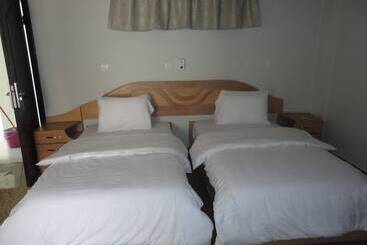 فندق Tenack Beach Resort &