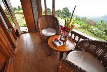 Отель Puri Lumbung Cottages Restaurant & Spa Munduk
