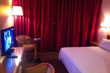 هتل Aquarium  & Resort