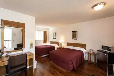 The Sierra Motel