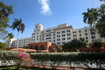 Hotel On Hollywood Beach  Affordable Two Bedrooms Sleeps 6 With Two Bathrooms