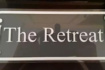 Mökkimajoitus The Retreat
