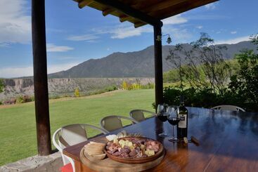 Landhus Entre Montañas Y Rio