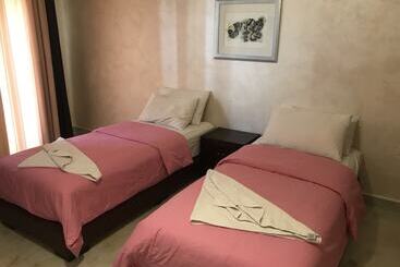 Suzan Studios & Apartments