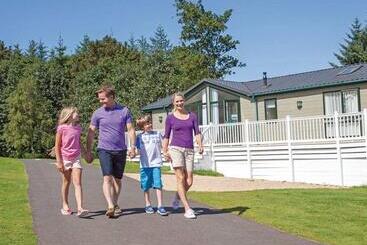 渡假胜地  Springhouse Country Park