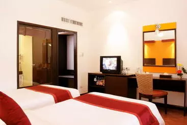 All Seasons Naiharn Phuket Hotel