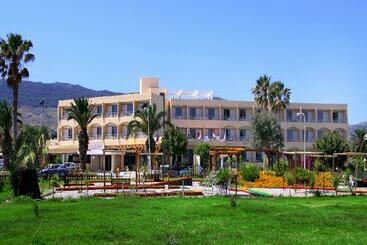 Niriides Beach Hotel