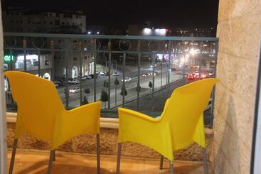 هتل آپارتمان Orient House Hotel Suites