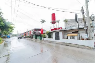 Hotelli Reddoorz Premium @ Clarkview Angeles City