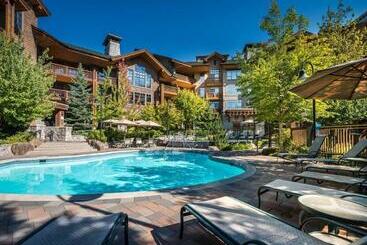 Hotell First Tracks Lodge