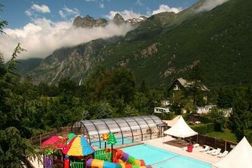 Hotel Camping Le Chateau De Rochetaillée