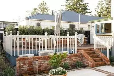 Bed and Breakfast 415 Marine Parade